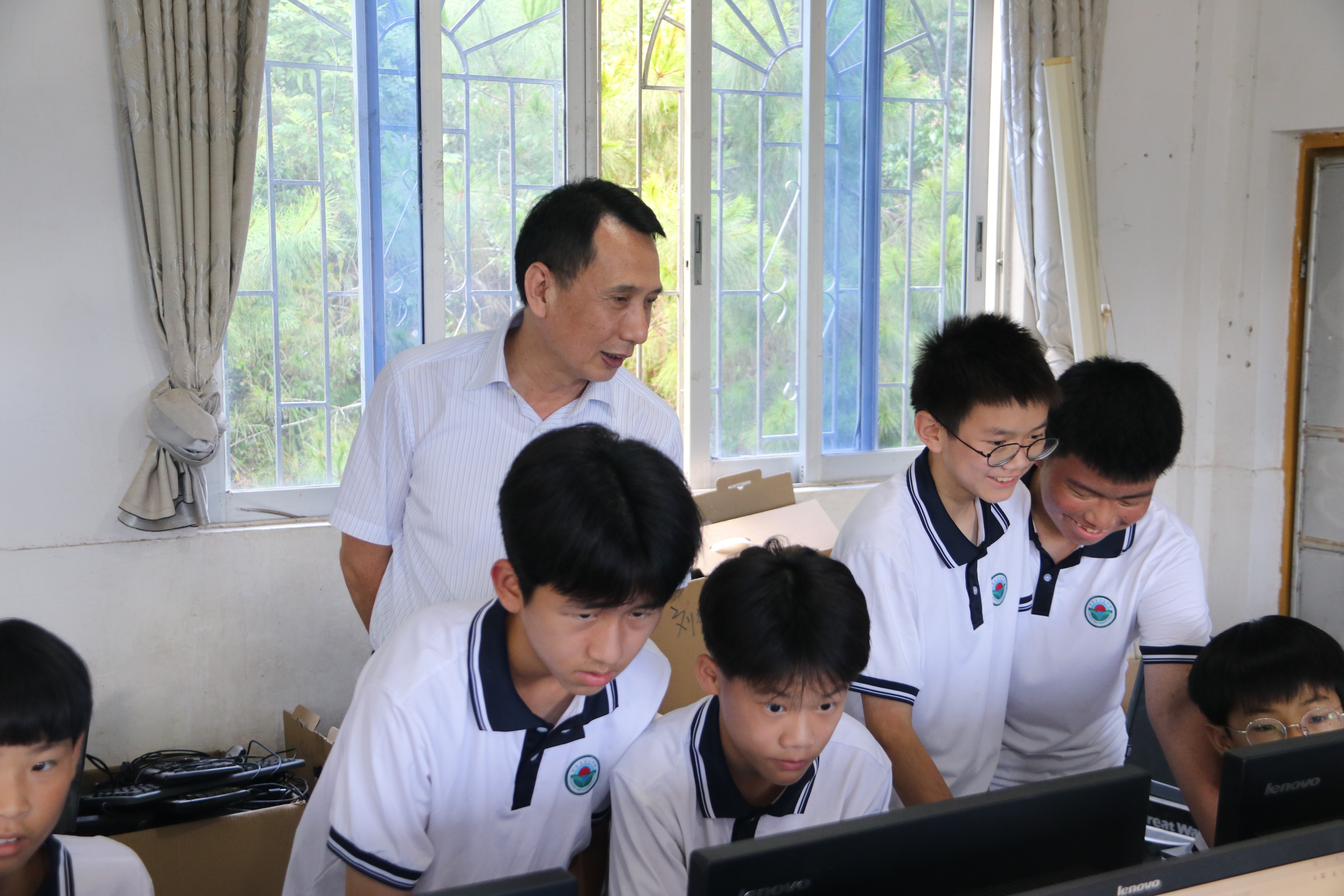 第一百六十八期至一百六十九期“綠色愛心電腦教室”標(biāo)準(zhǔn)電腦41套（廣州中醫(yī)藥大學(xué)）